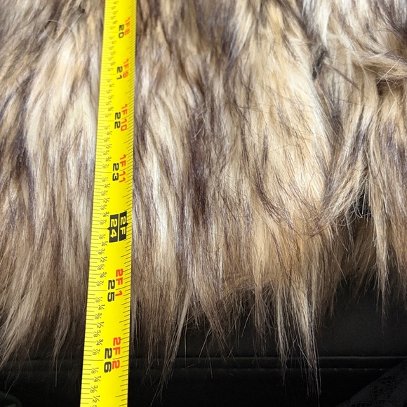 Full Tilt Faux Fur Lined Vest in Brown and Cream size medium - Picture 14 of 14